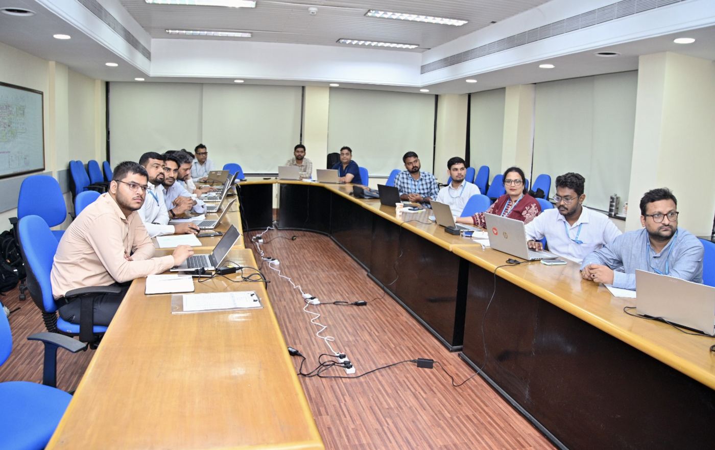 Faiyaz M Khairaz training a corporate team, photo 9
